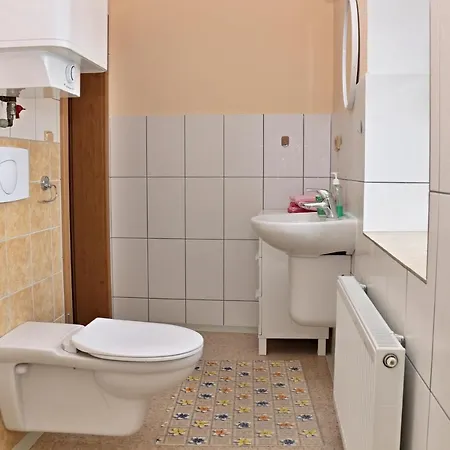 Chaloupka Slamenka * Loučná pod Klínovcem